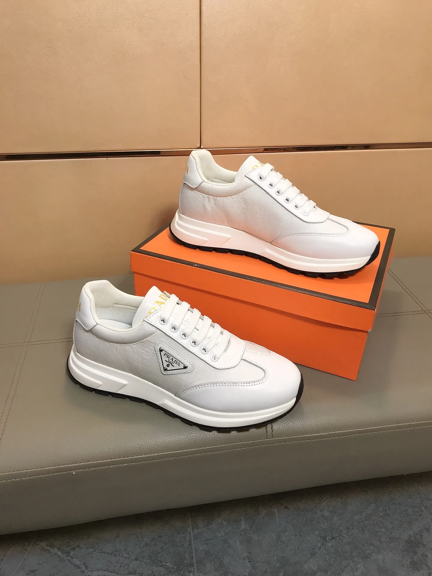 Ex-factory price 400 💎💎🆕Prada's latest casual and fashionable men's shoes👟hot style💥simple and elegant style, exclusive for trendy men. Unique latest brand elements👑, fashionable and generous, imported cowhide leather splicing breathable fabrics, comfortable lining + sheepskin feet, super comfortable and wear-resistant outsole, classic model taken in kind, code number: 38-44